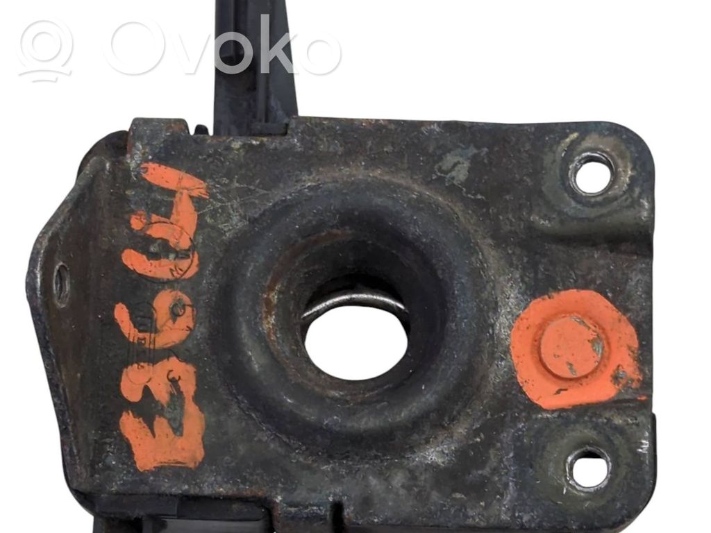 BMW 3 E36 Spyna variklio dangčio 