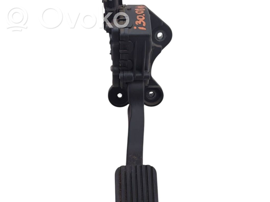 Hyundai i30 Accelerator throttle pedal 