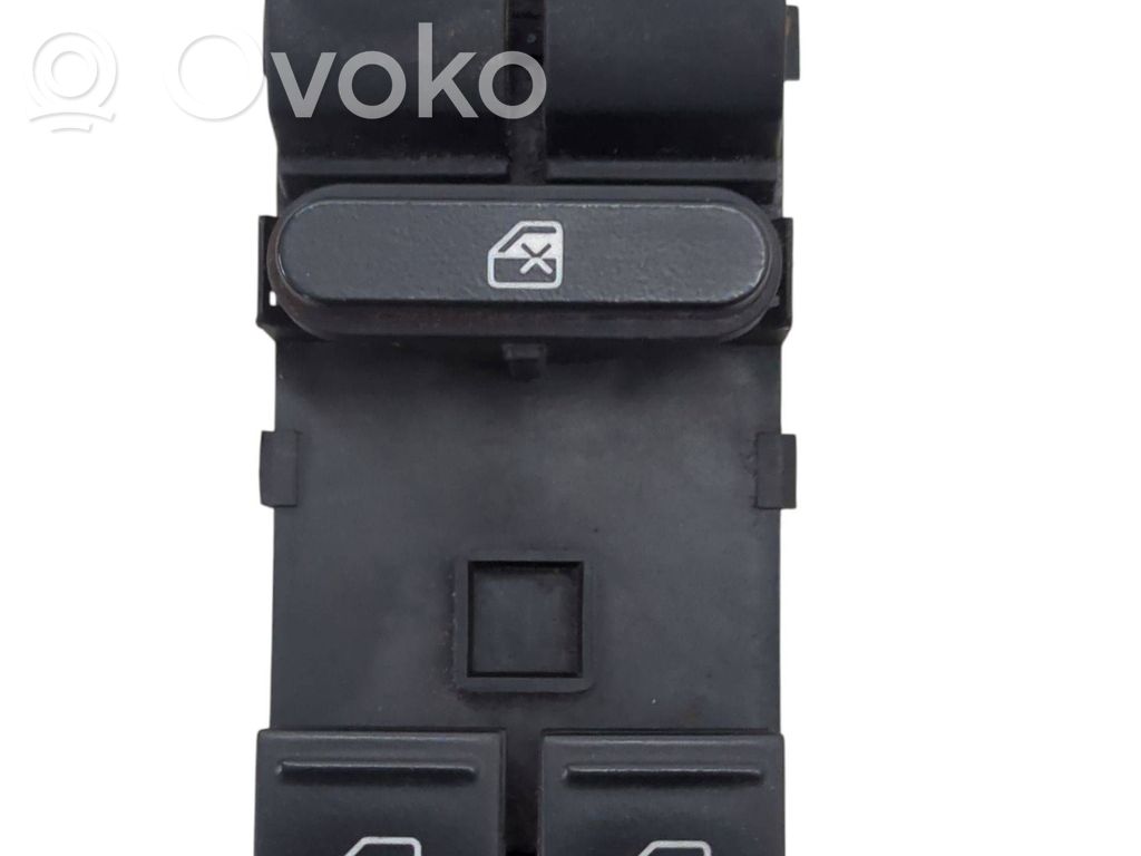 Skoda Octavia Mk2 (1Z) Electric window control switch 