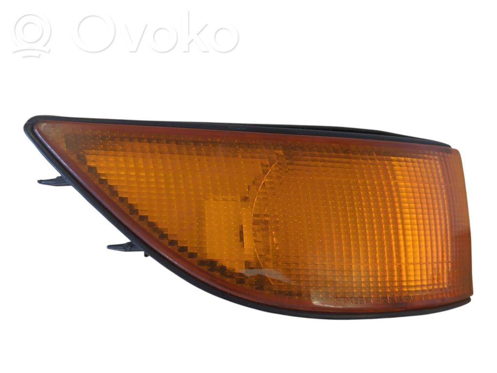 Front indicator light   MB572616