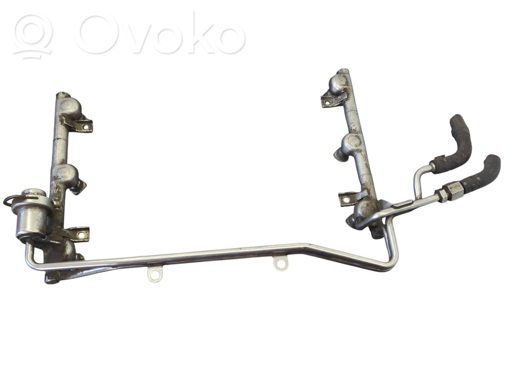 Audi A6 S6 C5 4B Listwa wtryskowa 