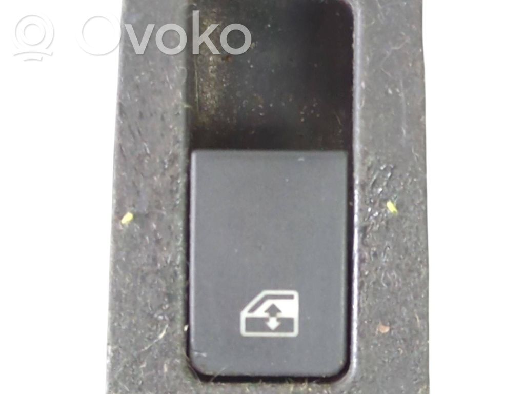 Opel Omega B2 Electric window control switch 