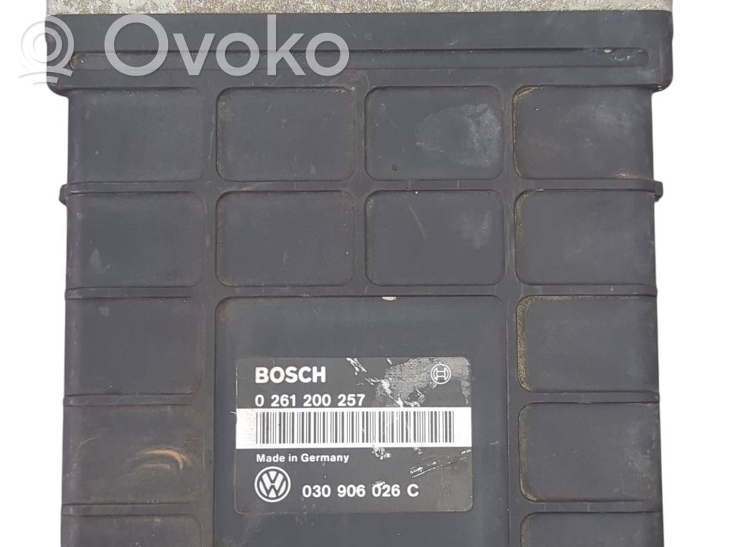 Volkswagen Golf III Engine control unit/module 