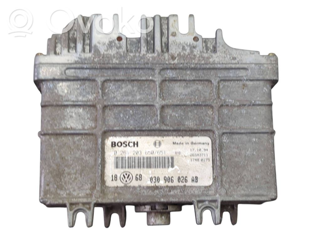 Volkswagen Golf III Engine control unit/module 