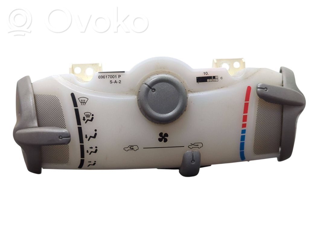 Toyota Aygo AB10 Climate control unit 