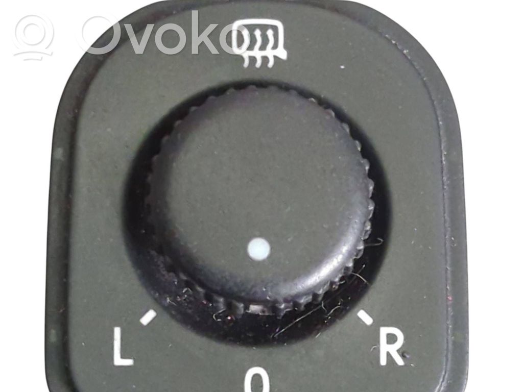 Volkswagen PASSAT B6 Wing mirror switch 