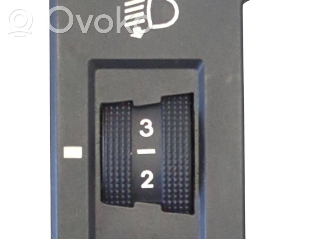 Hyundai i30 Headlight level height control switch 