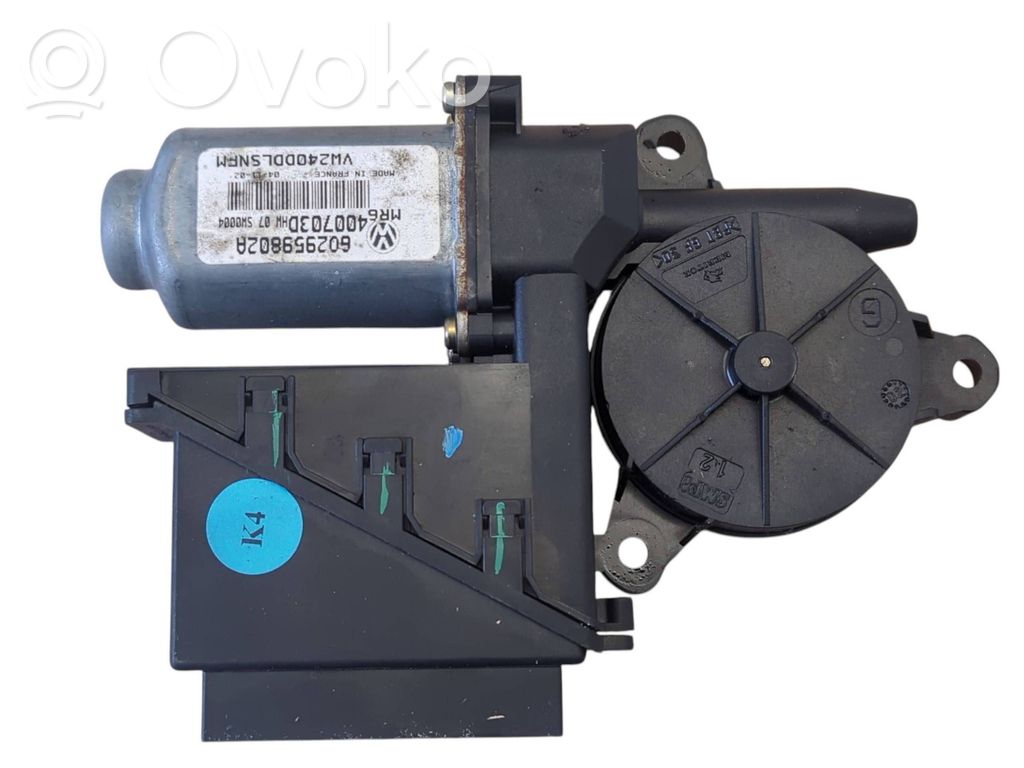 Skoda Fabia Mk1 (6Y) Moteur de lève-vitre de porte avant 
