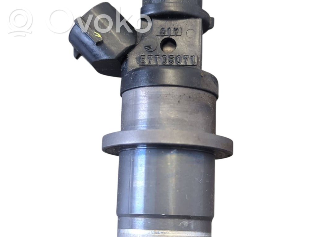 Mitsubishi Carisma Inyector de combustible 
