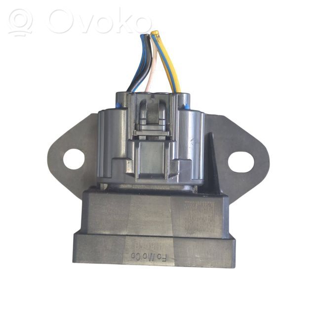 Ford C-MAX II Fuel pump relay 