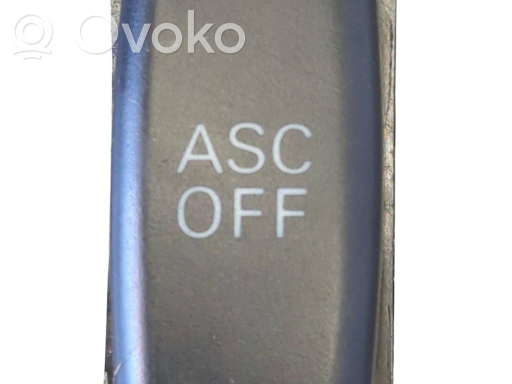 Mitsubishi Lancer X Otros interruptores/perillas/selectores 