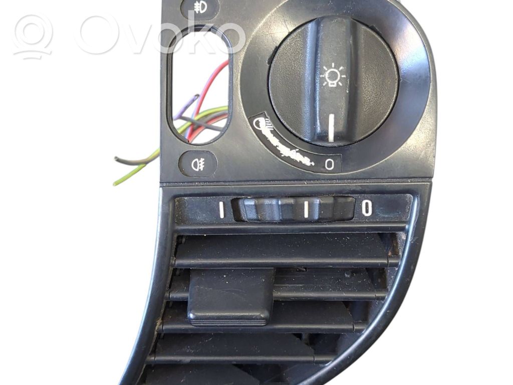 Light switch   13870519,613113870519,04050000