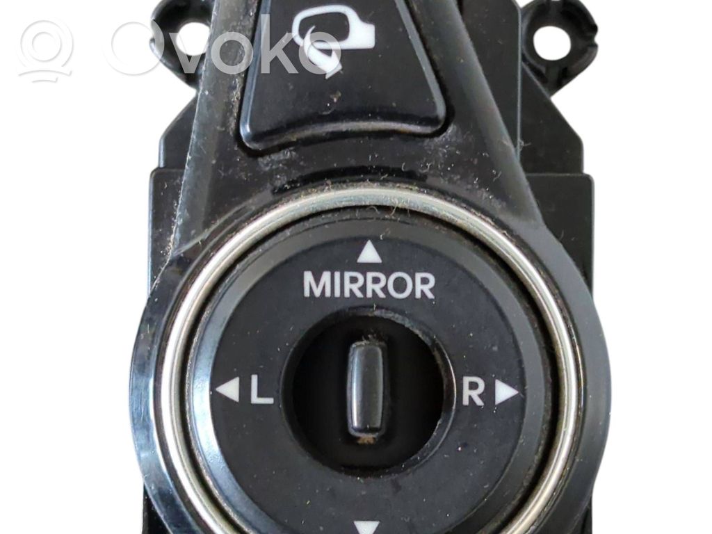Hyundai i40 Wing mirror switch 