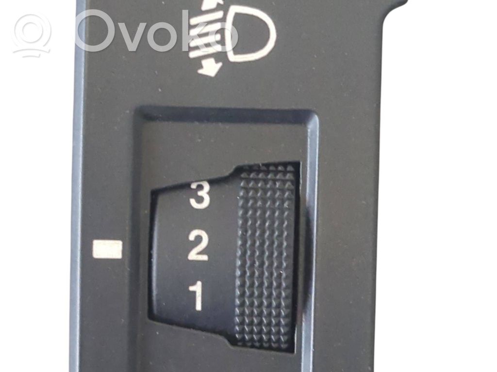 Hyundai i30 Headlight level height control switch 