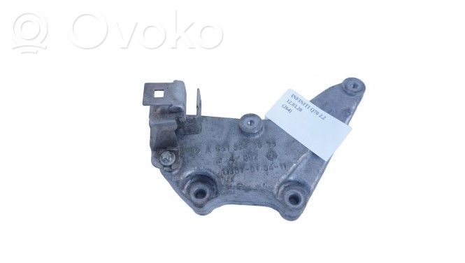 Infiniti Q70 Y51 Mocowanie alternatora 