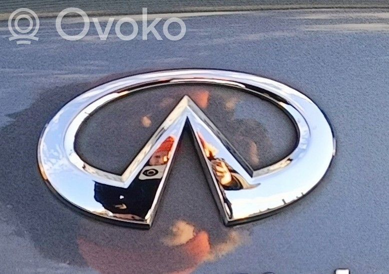 Infiniti Q70 Y51 Gamintojo ženkliukas 