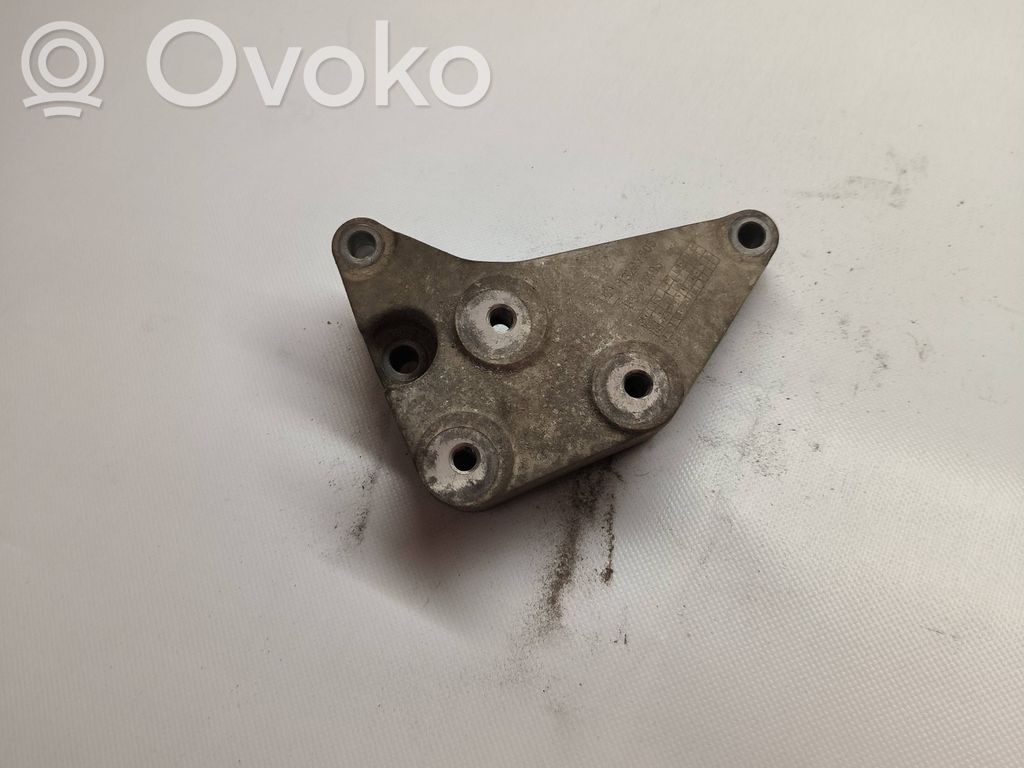 Opel Meriva B Engine mounting bracket 