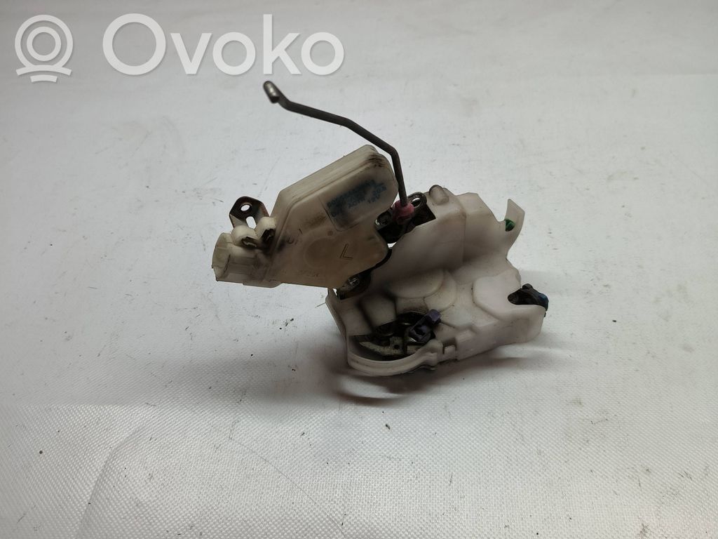 Nissan Cab Star Priekšpusē slēdzene 