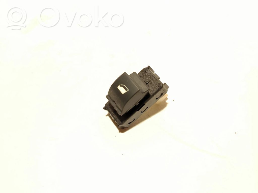 Opel Mokka B Electric window control switch 