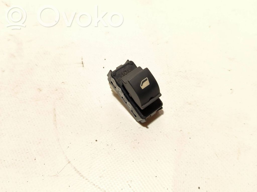 Opel Mokka B Electric window control switch 