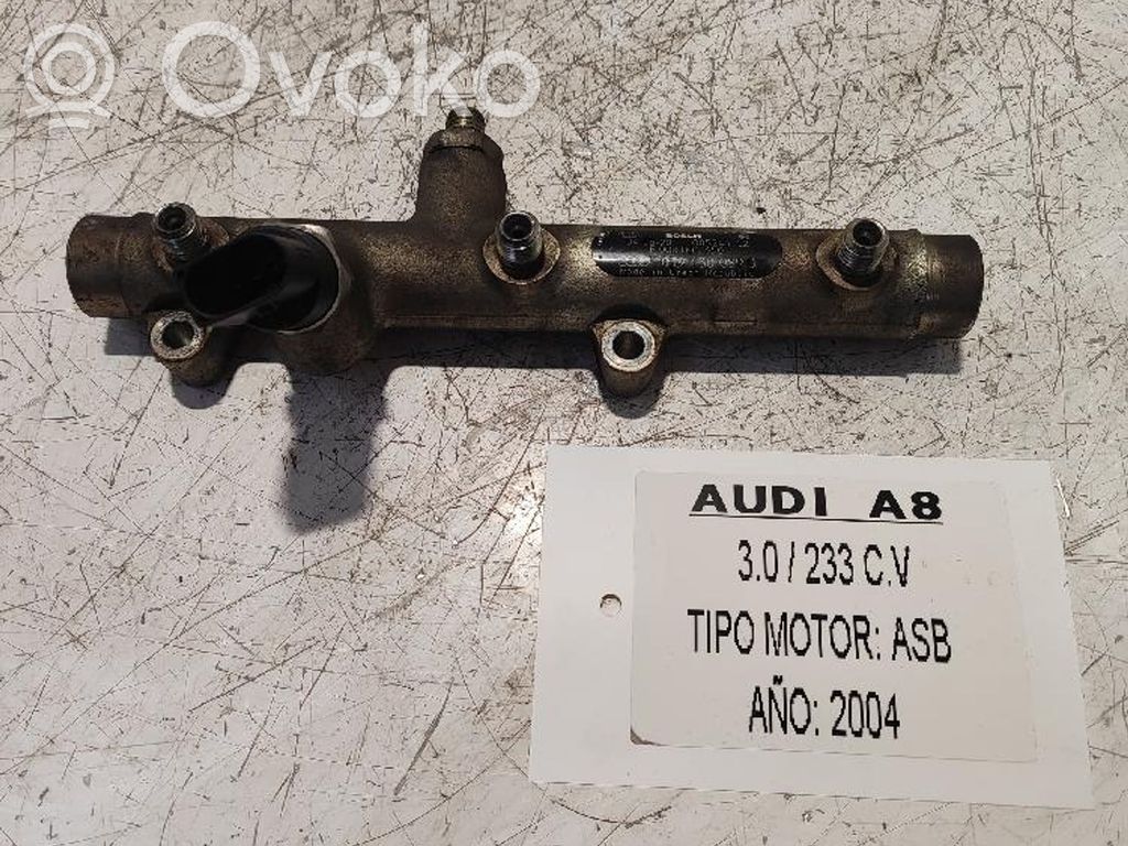 Audi A8 S8 D3 4E Linea principale tubo carburante 