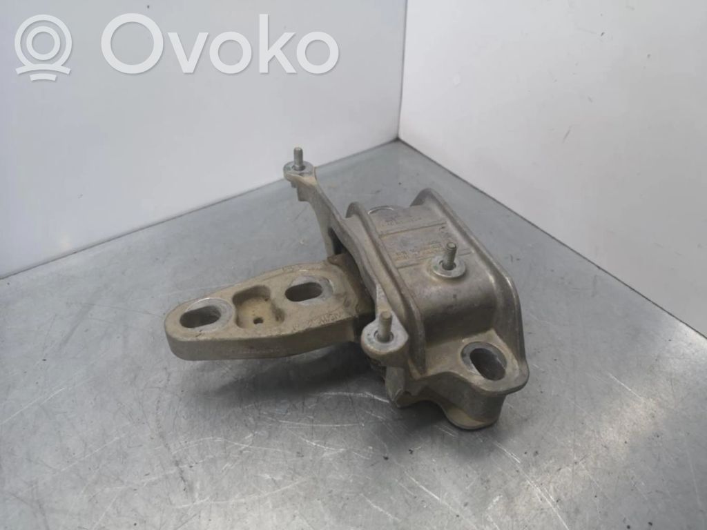 Engine mount bracket   ET767M121,SOPORTEMOTOR