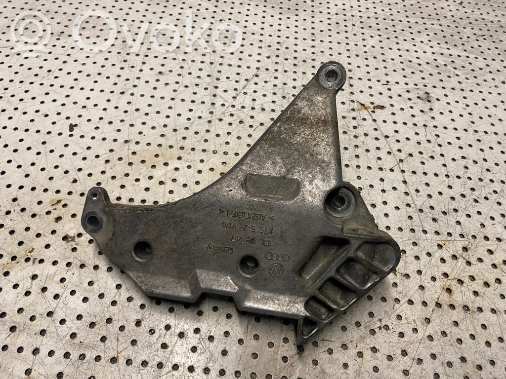Volkswagen Caddy Engine mounting bracket 