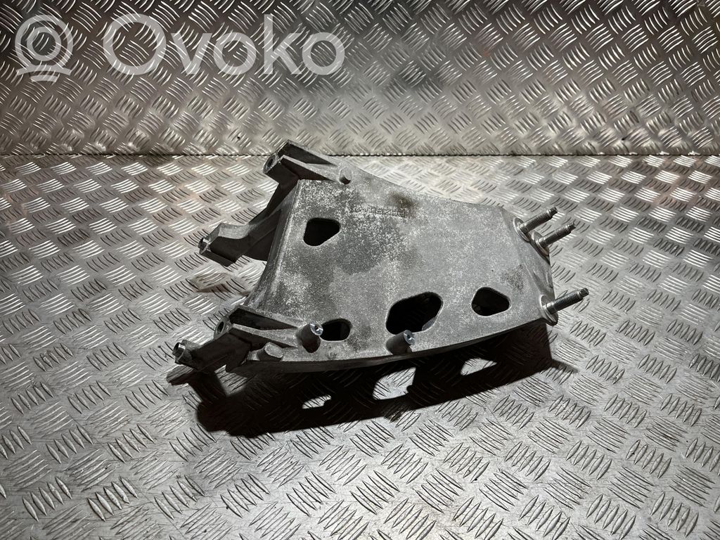 Mazda MX-30 Engine mount bracket 