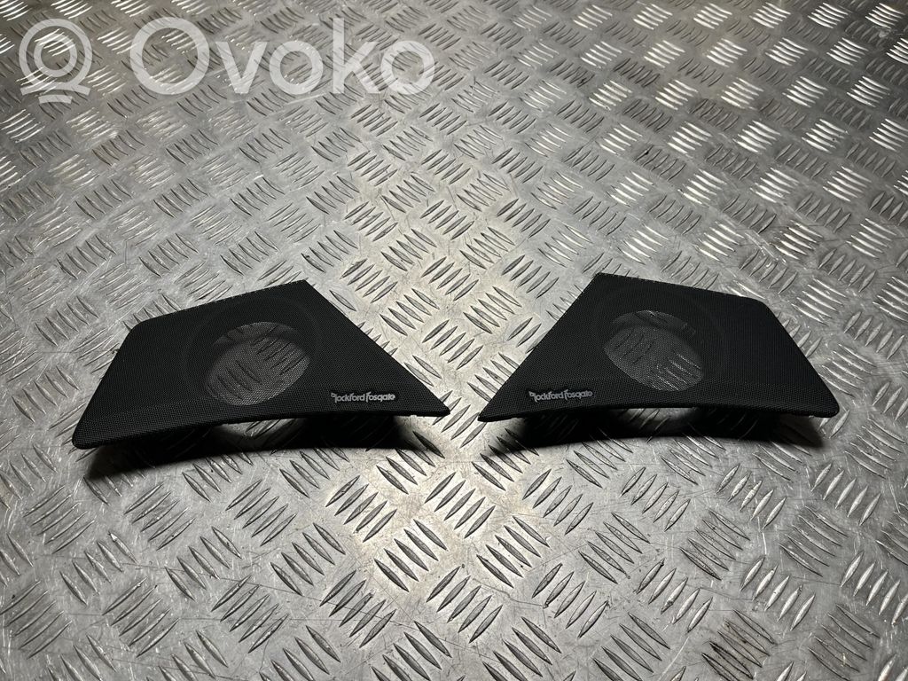 Mitsubishi Eclipse Cross Grilles, couvercle de haut-parleur porte avant 