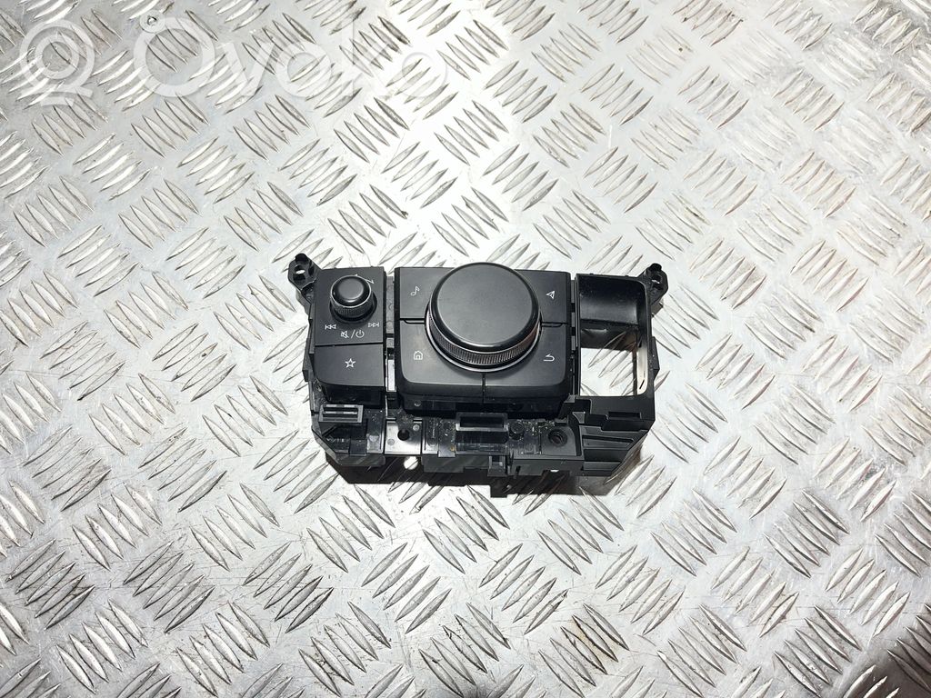 Un conjunto de interruptores   B0N666CM0,B0N666CM0