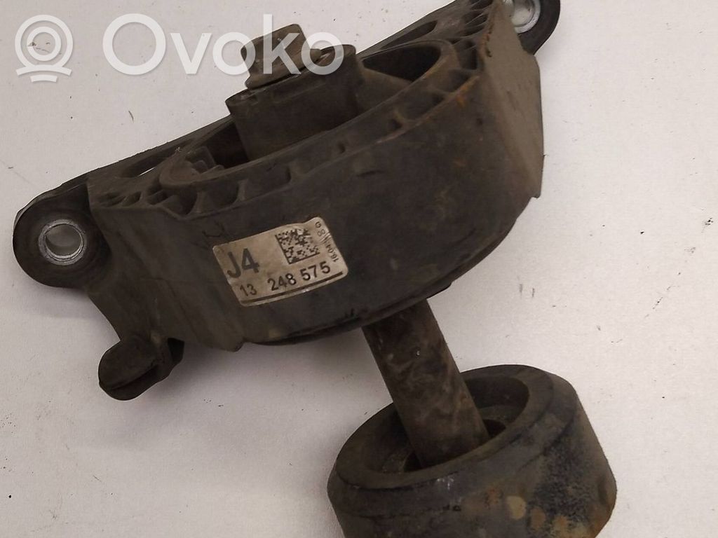 Engine mount bracket   13248575,0684214