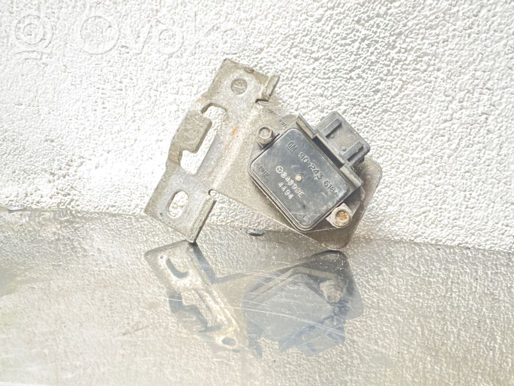 Opel Corsa B Ignition amplifier control unit 