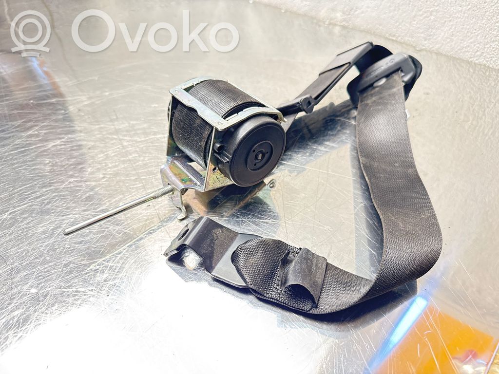 Opel Astra H Front seatbelt 
