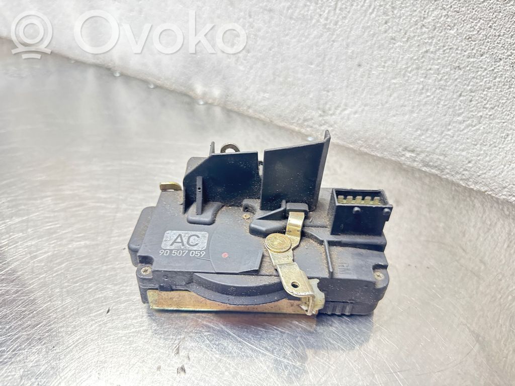 Opel Vectra B Zamek drzwi przednich 