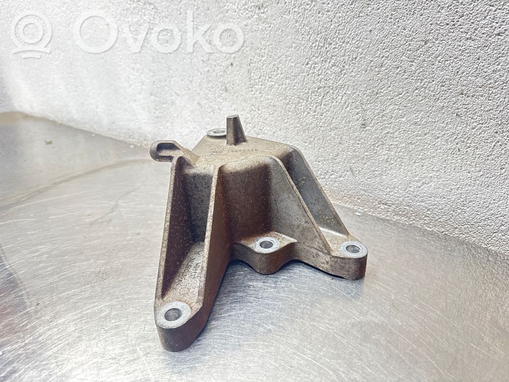 Opel Insignia A Łapa / Mocowanie silnika 