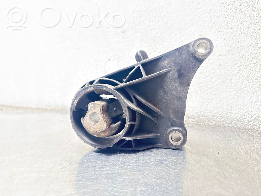 Opel Insignia A Engine mount bracket 