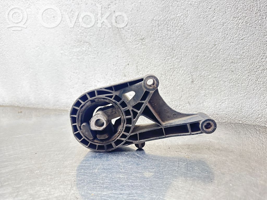 Opel Vectra C Engine mount bracket 