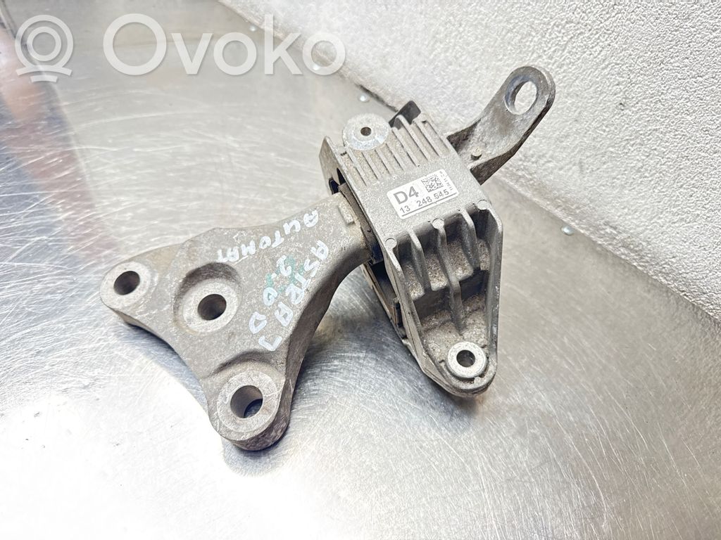 Opel Astra J Engine mount bracket 