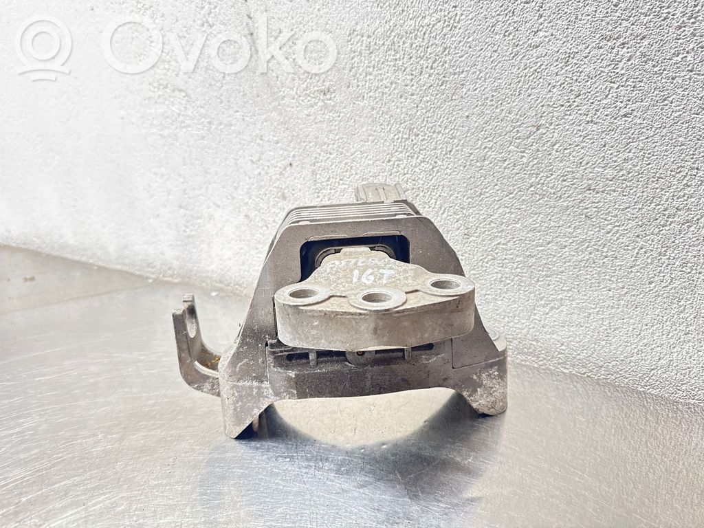 Opel Astra J Engine mount bracket 