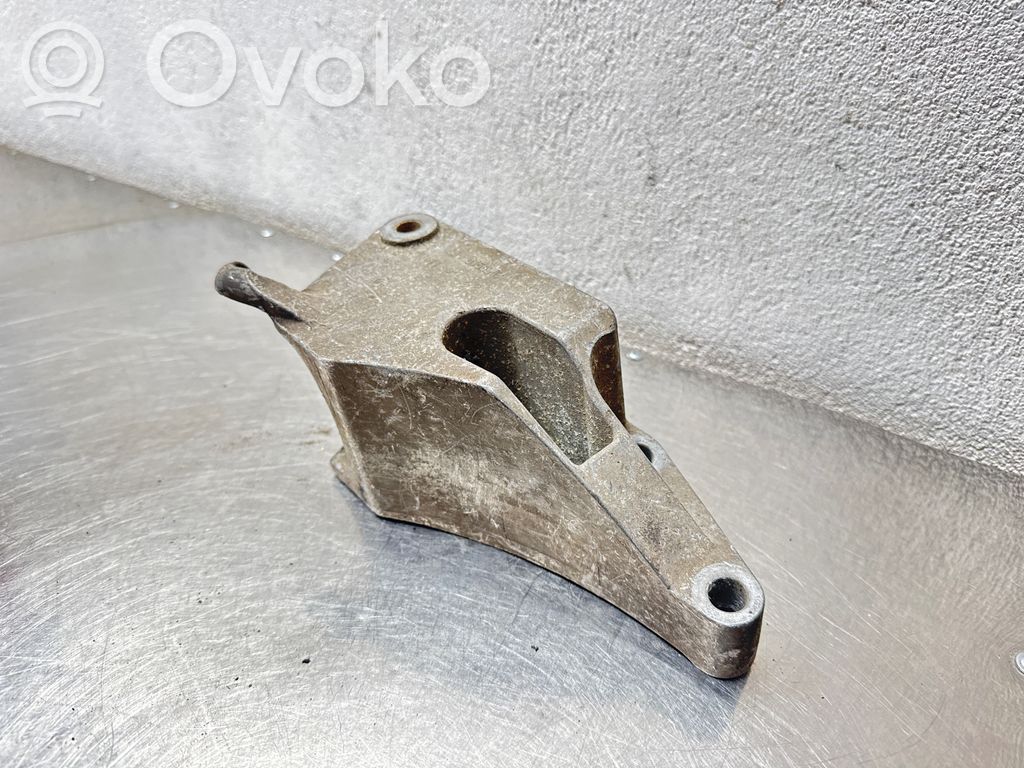Opel Vectra C Engine mounting bracket 