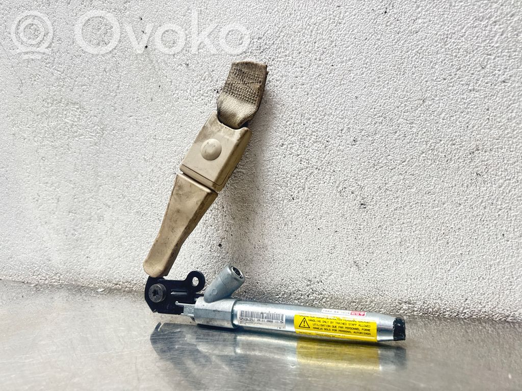 Opel Insignia A Klamra przedniego pasa bezpieczeństwa 