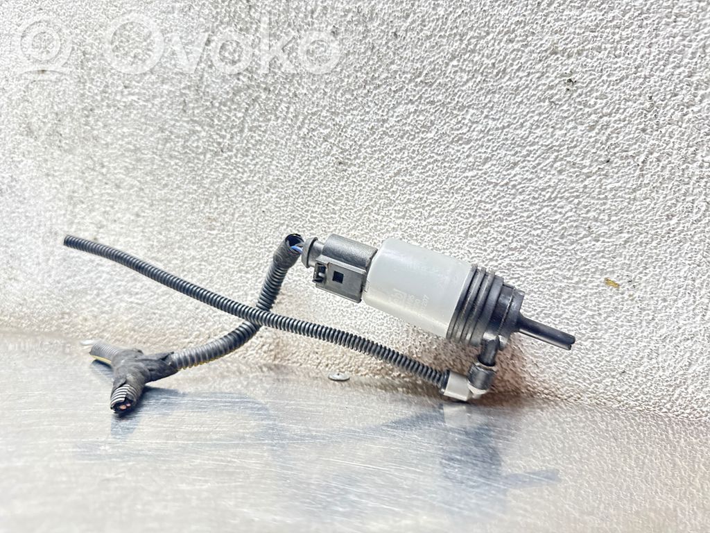 Opel Insignia A Windscreen/windshield washer pump 