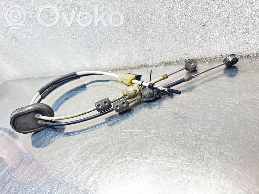 Opel Insignia A Gear shift cable linkage 
