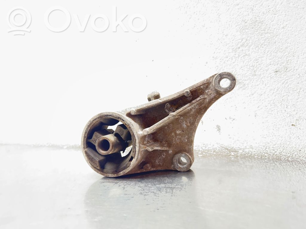 Opel Astra G Engine mount bracket 