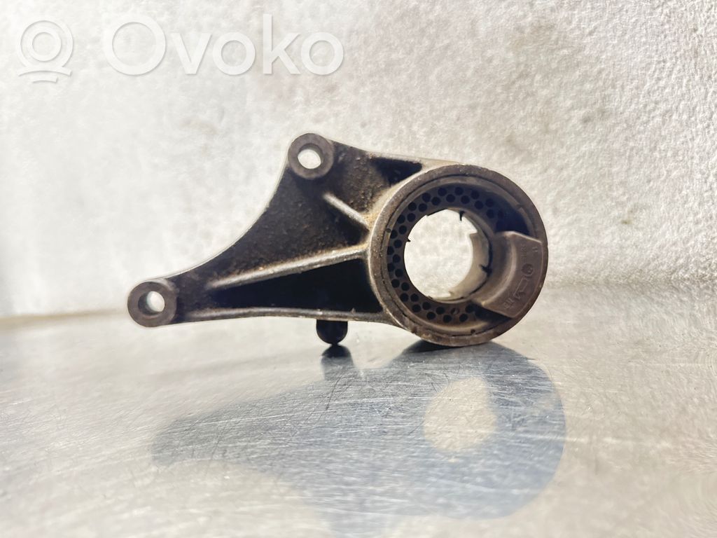 Opel Zafira A Engine mount bracket 