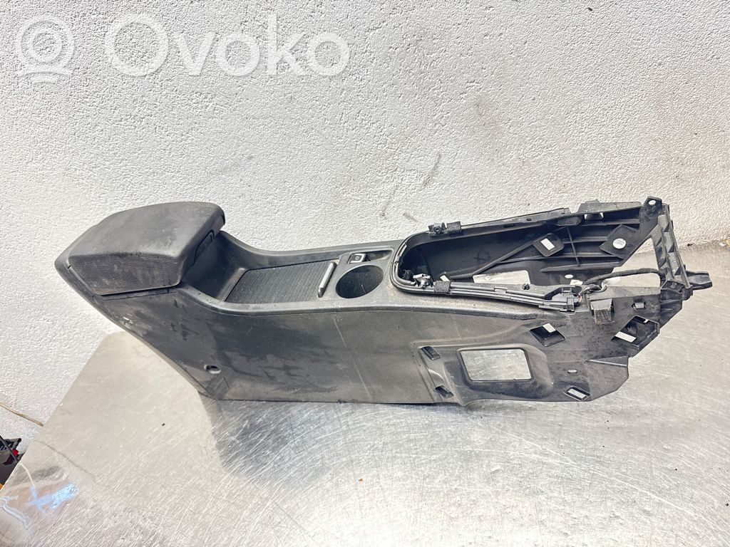 Opel Astra J Reposabrazos 
