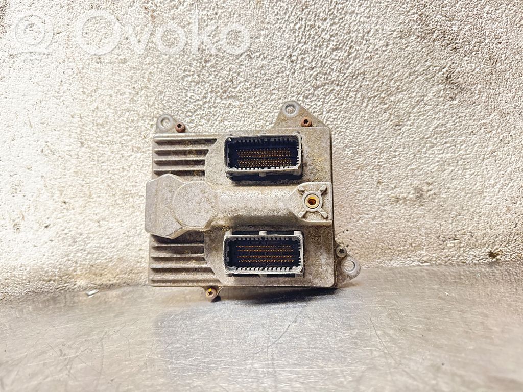 Opel Vectra C Engine control unit/module 