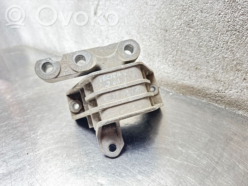 Opel Vectra C Engine mount bracket 