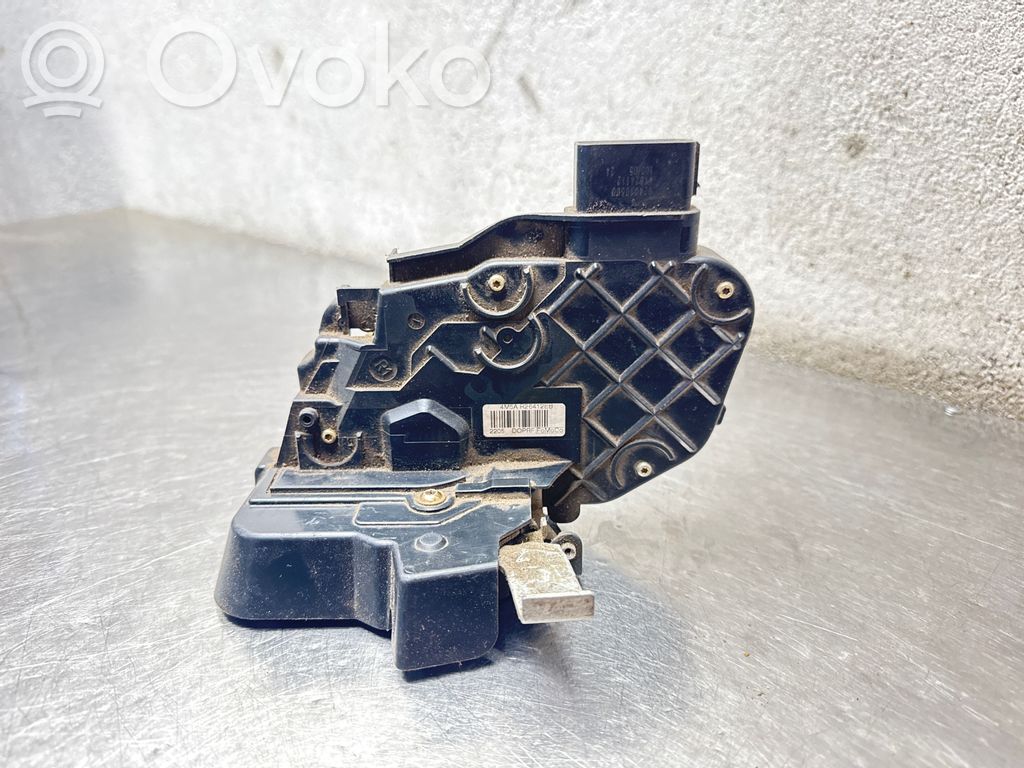 Ford Focus Takaoven lukko 
