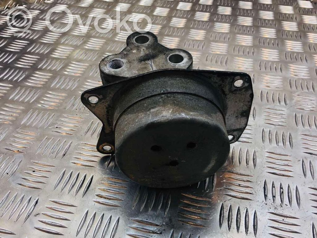 Opel Insignia A Engine mount bracket 